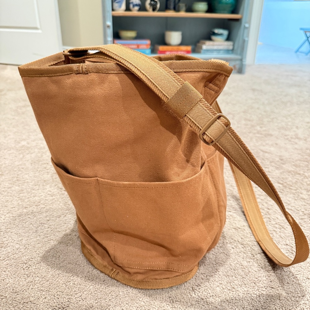 Everlane Women’s Lantern / Bucket Bag NWOT - Picture 3 of 7